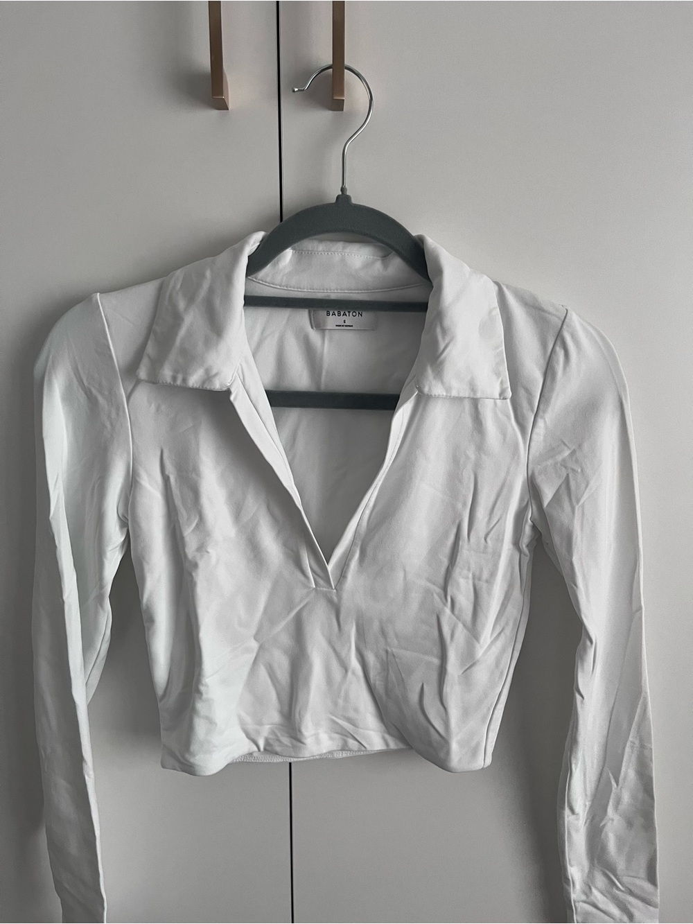 Aritzia Babaton White Deep V Collared Button Down Top